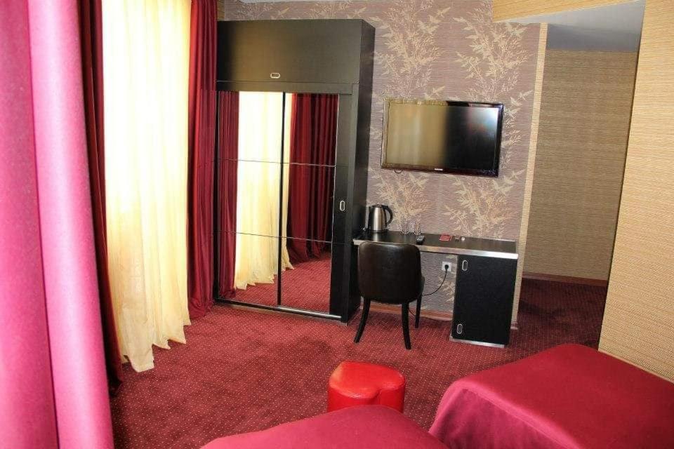 Hotel Villa Palace バクリアニ エクステリア 写真