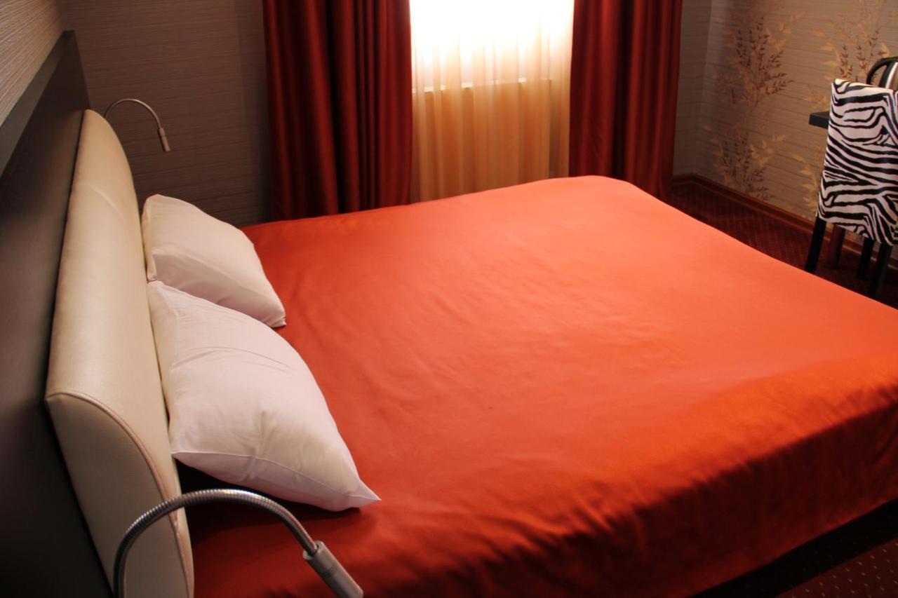 Hotel Villa Palace バクリアニ エクステリア 写真
